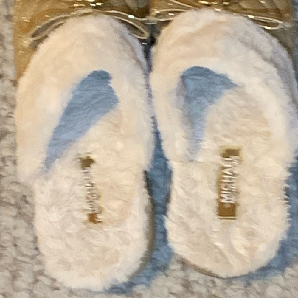 Michael Kors Cozy Womens Slippers with Faux Fur Lining - Picture 2 of 6